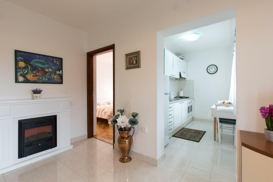 Apartment Calista Rabac Esterno foto
